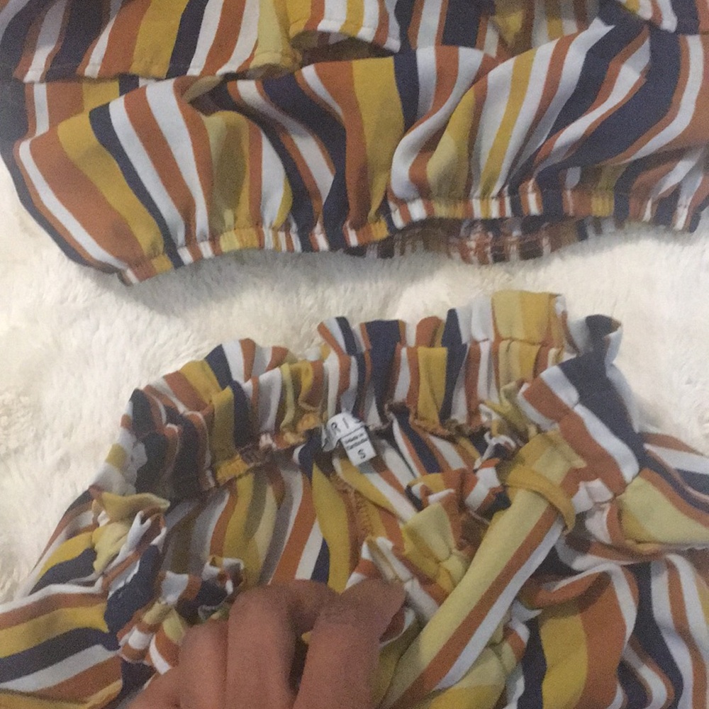 Two piece set - Picture 2 of 4